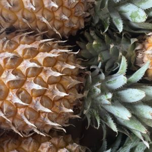 Pineapple (size M) - Whole